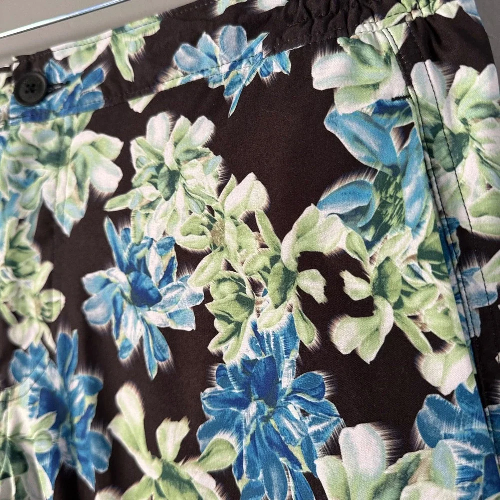 Good Man Brand Hybrid Shorts | Black‎ + Blue & Green Floral